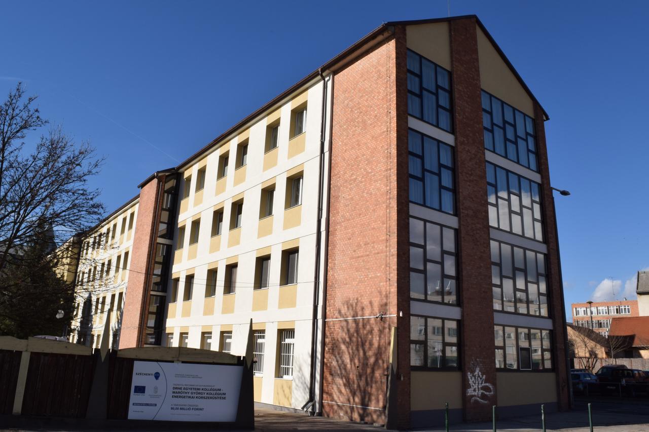 Marothi Kollegium Vandrerhjem Debrecen Eksteriør bilde